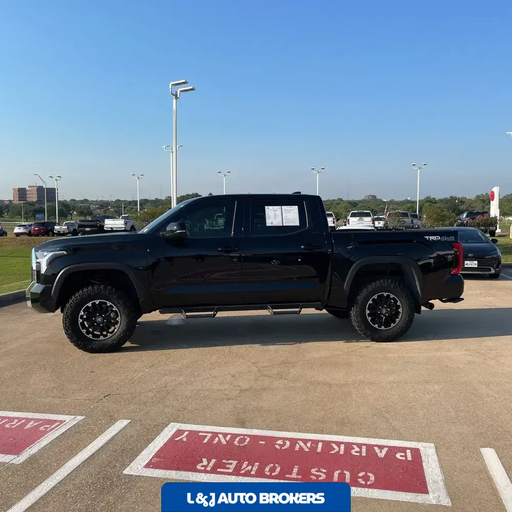 2025 Toyota Tundra SR5