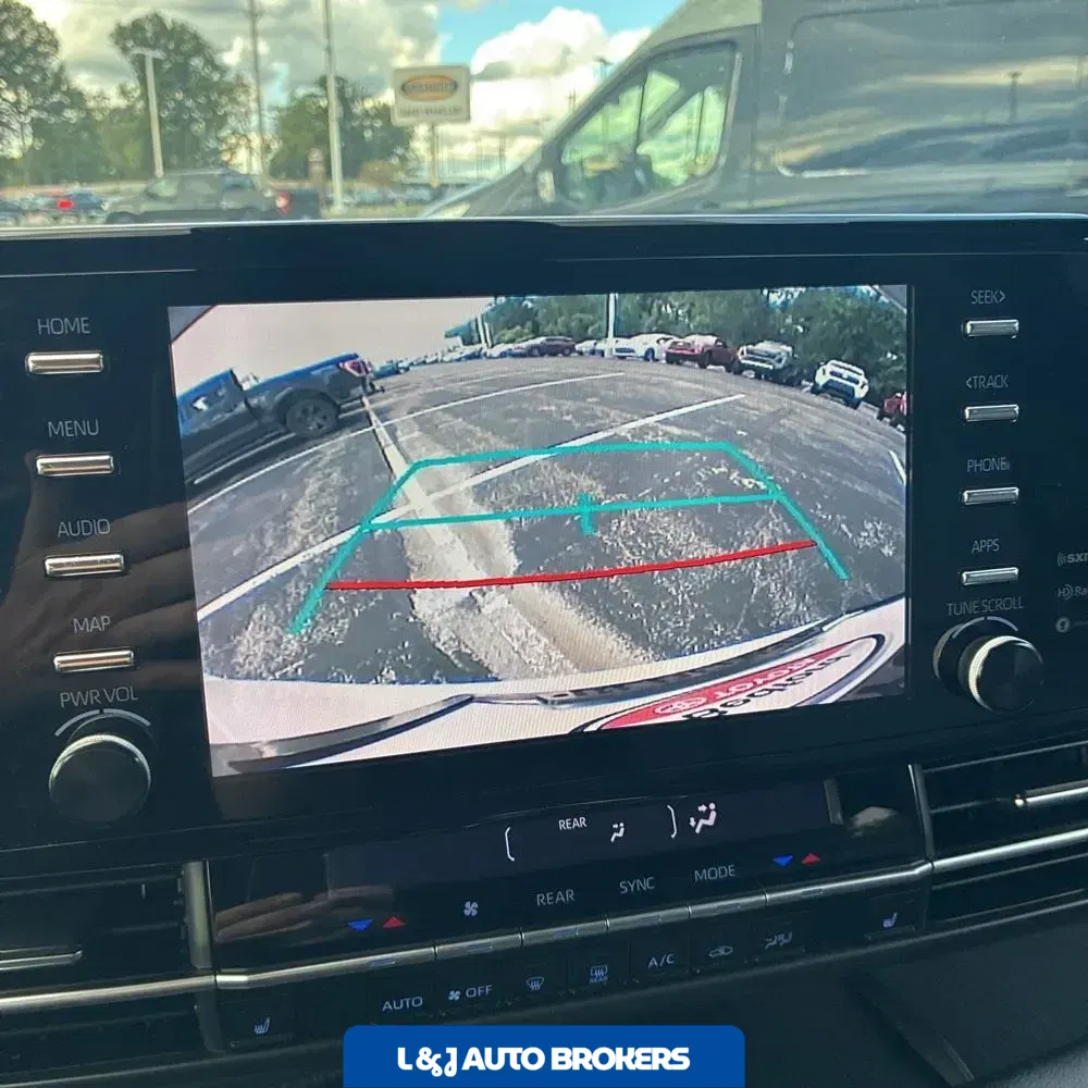 2023 Toyota Sienna XSE 7-Passenger