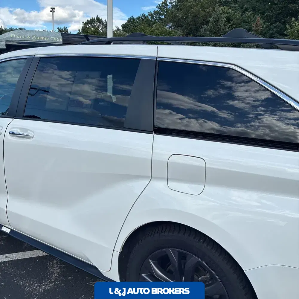2023 Toyota Sienna XSE 7-Passenger