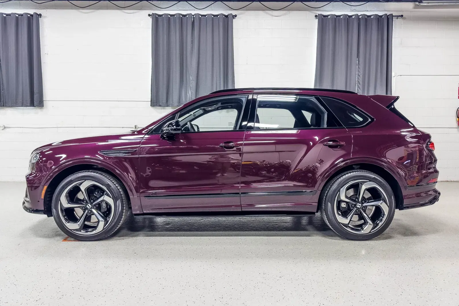 4,300-Mile 2022 Bentley Bentayga S V8