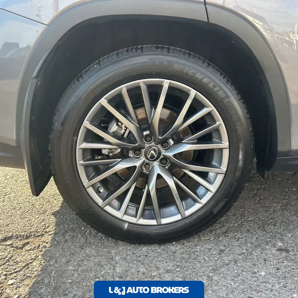 2022 Lexus RX 450h F SPORT Handling
