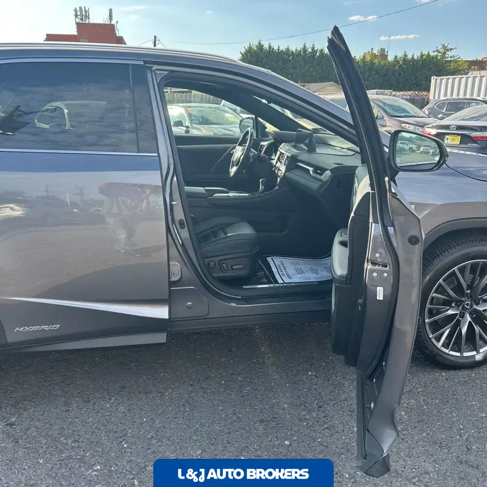 2022 Lexus RX 450h F SPORT Handling