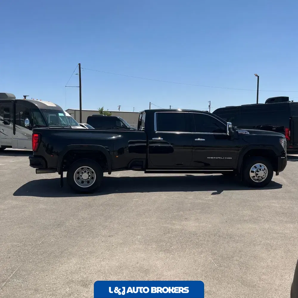 2024 GMC Sierra 3500HD Denali