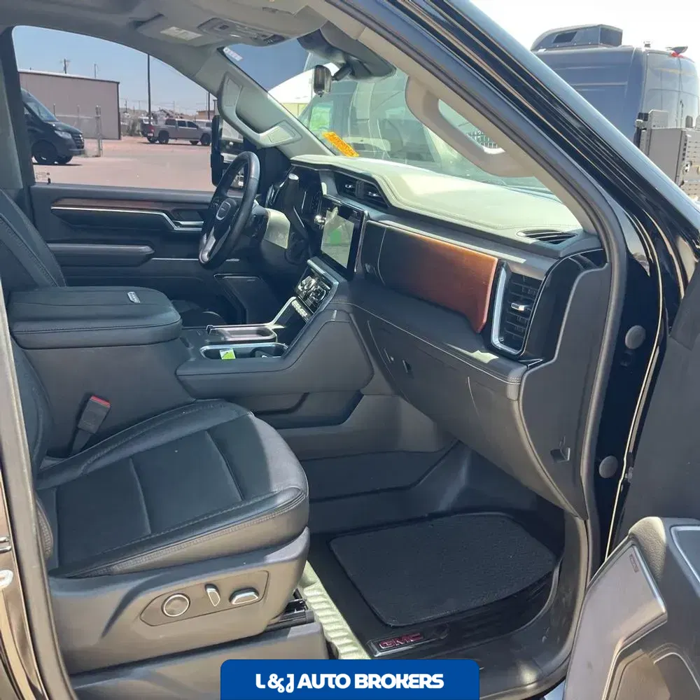 2024 GMC Sierra 3500HD Denali