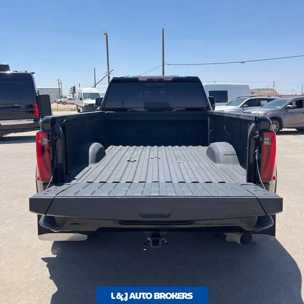 2024 GMC Sierra 3500HD Denali