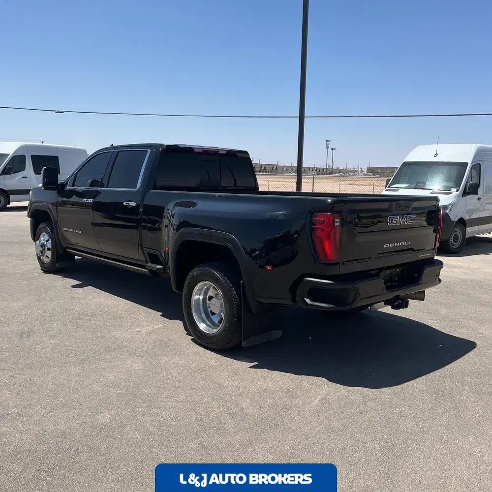 2024 GMC Sierra 3500HD Denali