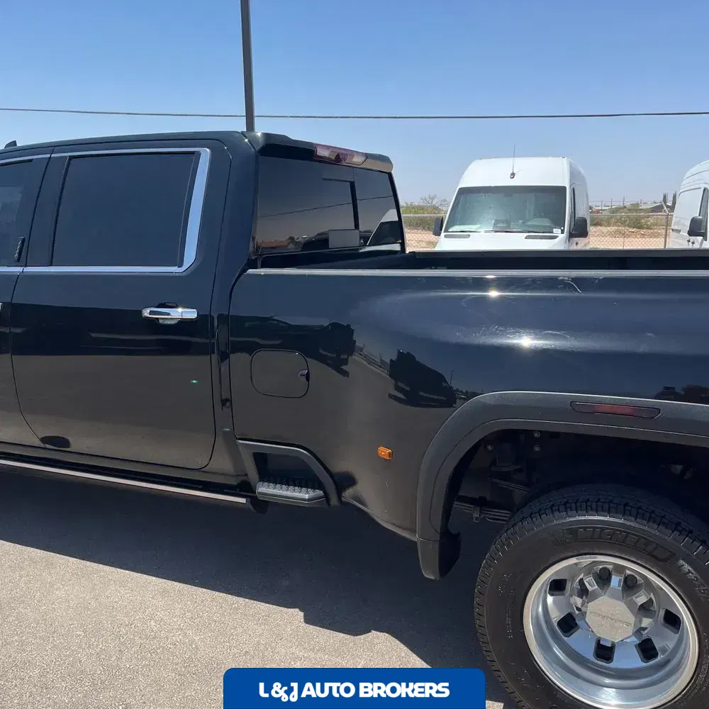 2024 GMC Sierra 3500HD Denali