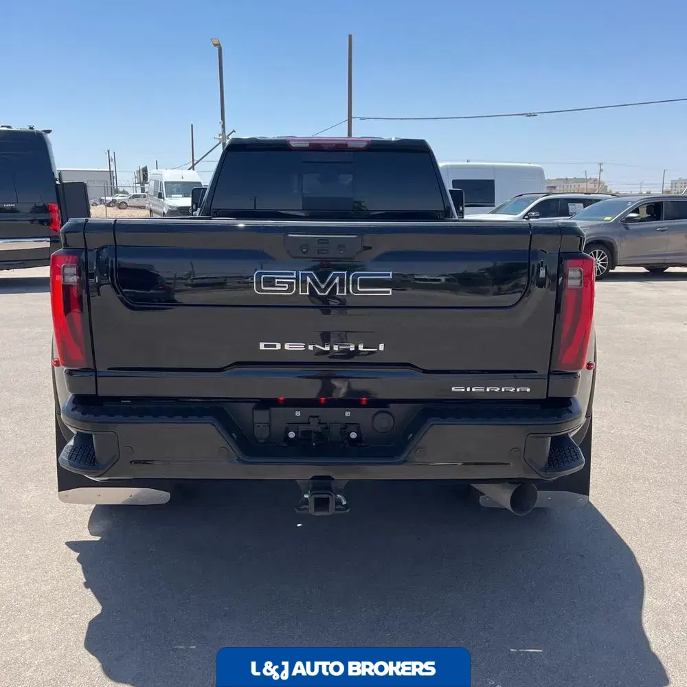 2024 GMC Sierra 3500HD Denali