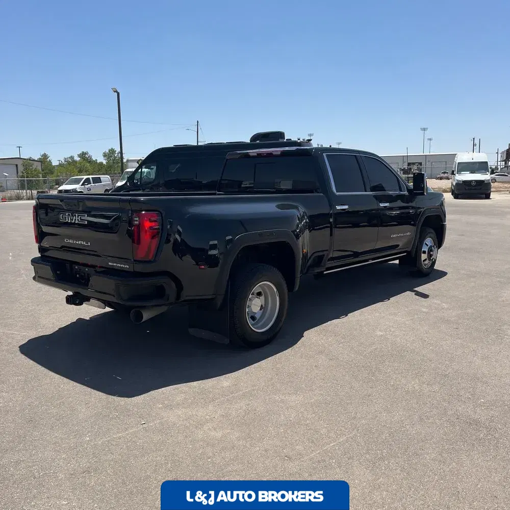 2024 GMC Sierra 3500HD Denali
