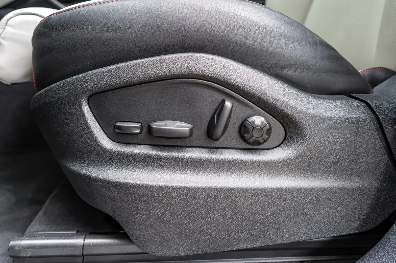 2025 Porsche Cayenne Turbo E-Hybrid