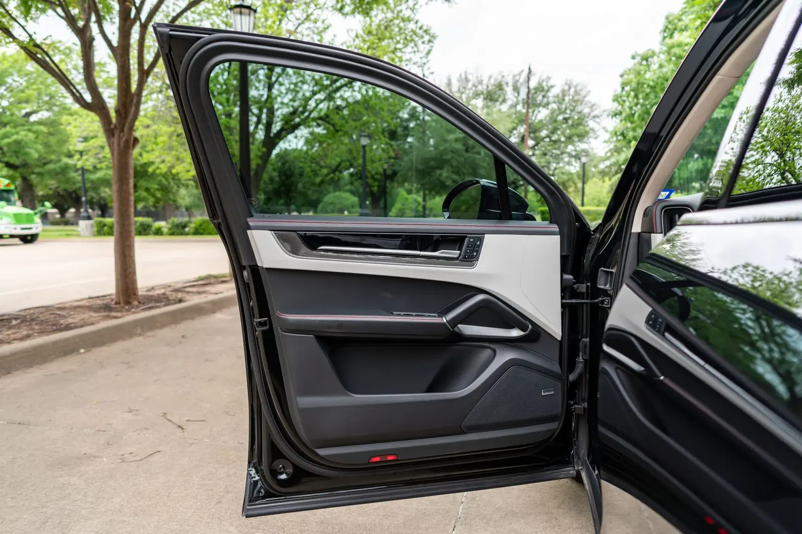 2025 Porsche Cayenne Turbo E-Hybrid