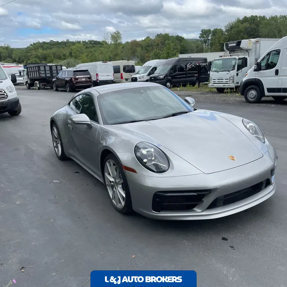 2021 Porsche 911 Carrera