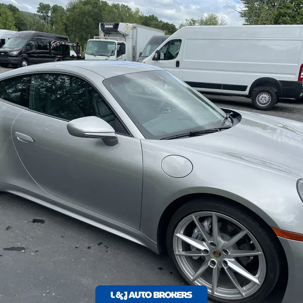 2021 Porsche 911 Carrera