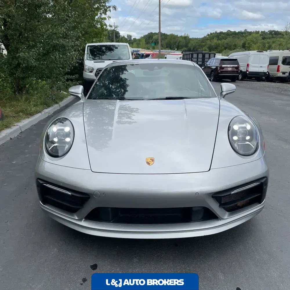 2021 Porsche 911 Carrera
