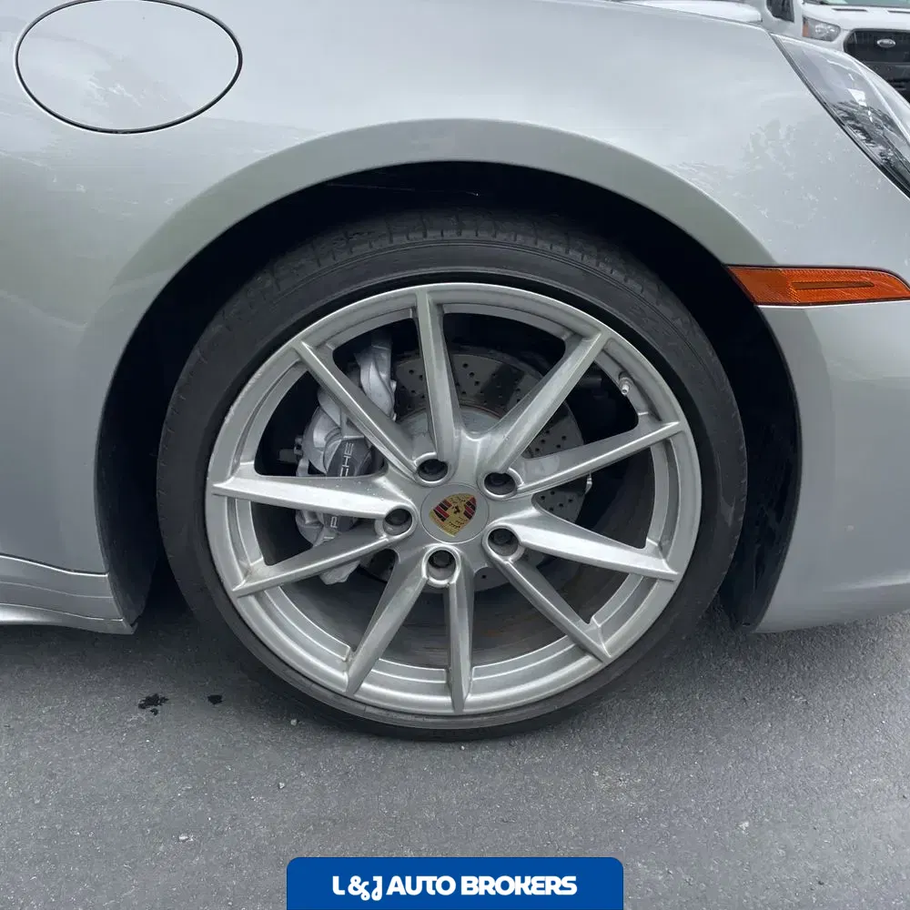2021 Porsche 911 Carrera