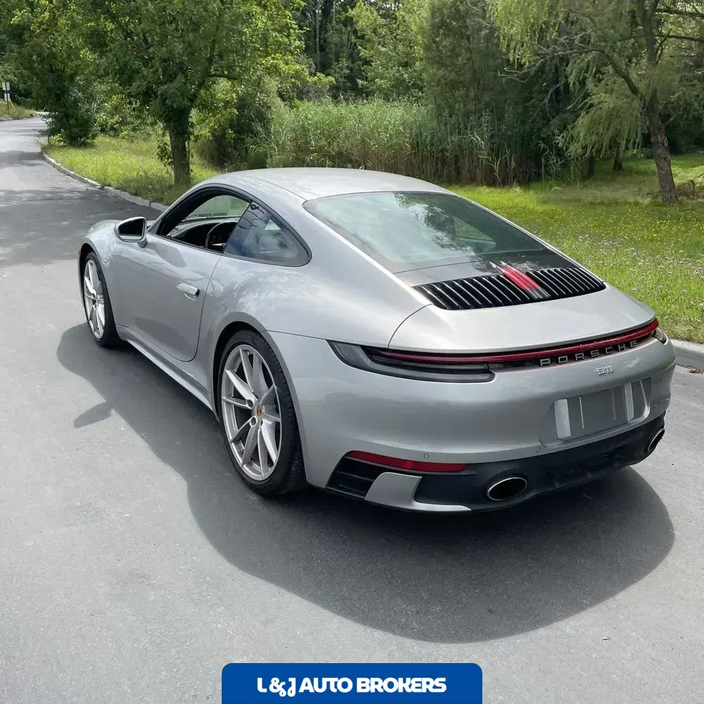 2021 Porsche 911 Carrera