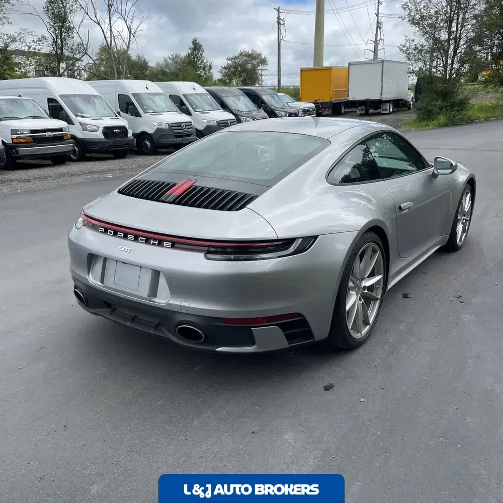 2021 Porsche 911 Carrera