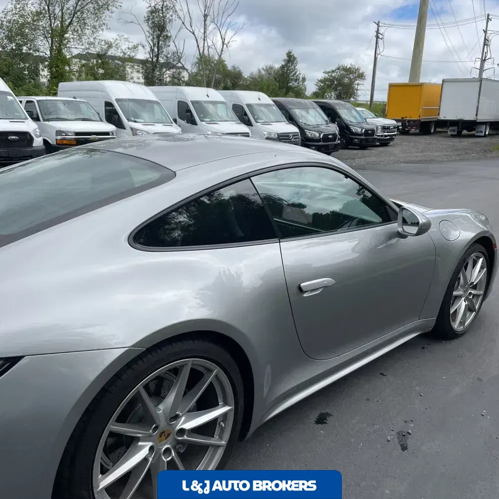 2021 Porsche 911 Carrera