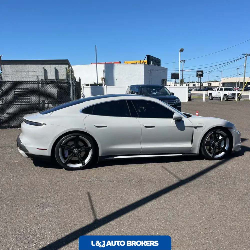 2021 Porsche Taycan Turbo