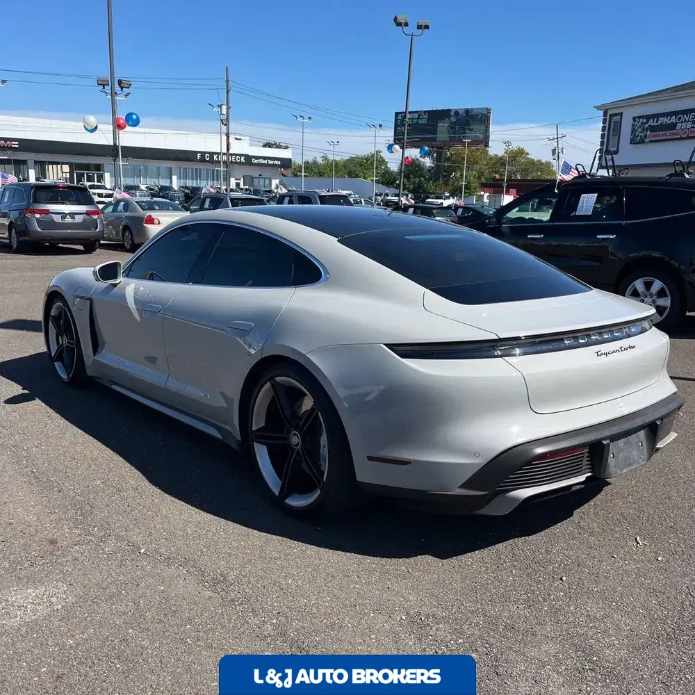 2021 Porsche Taycan Turbo