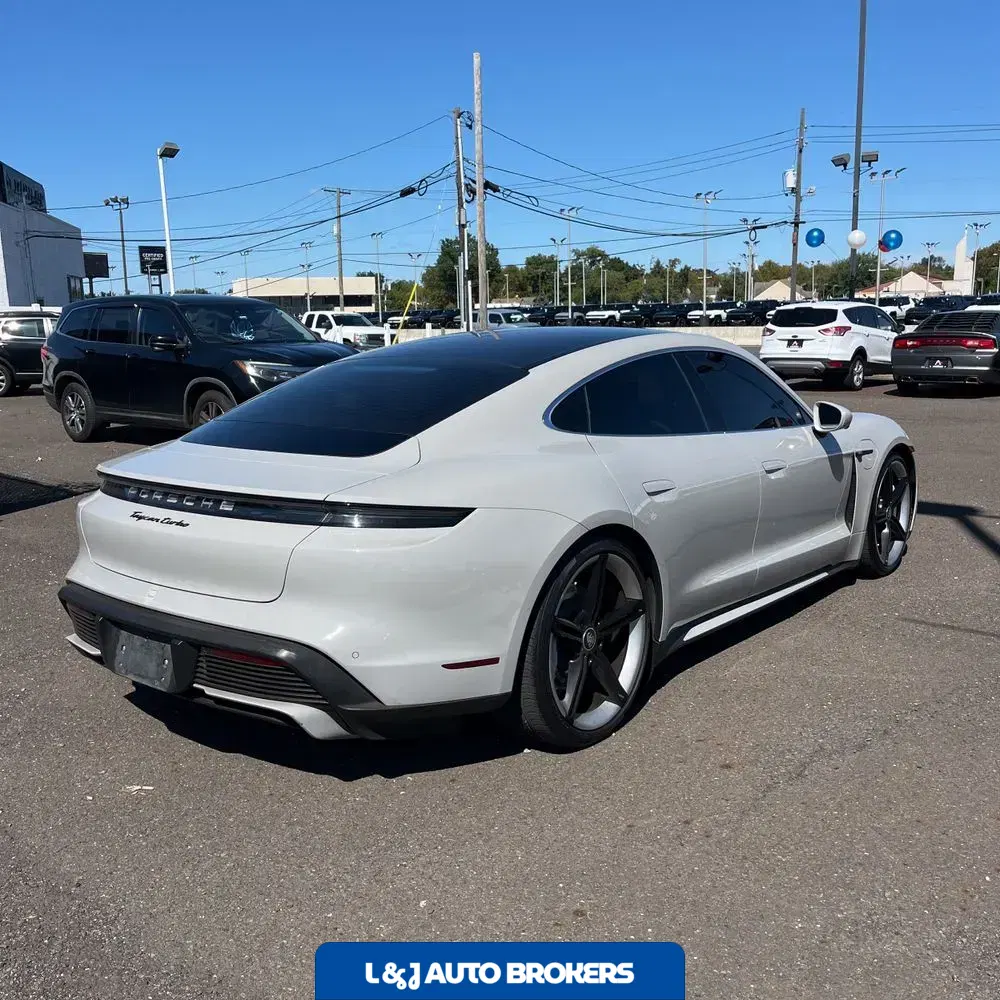2021 Porsche Taycan Turbo