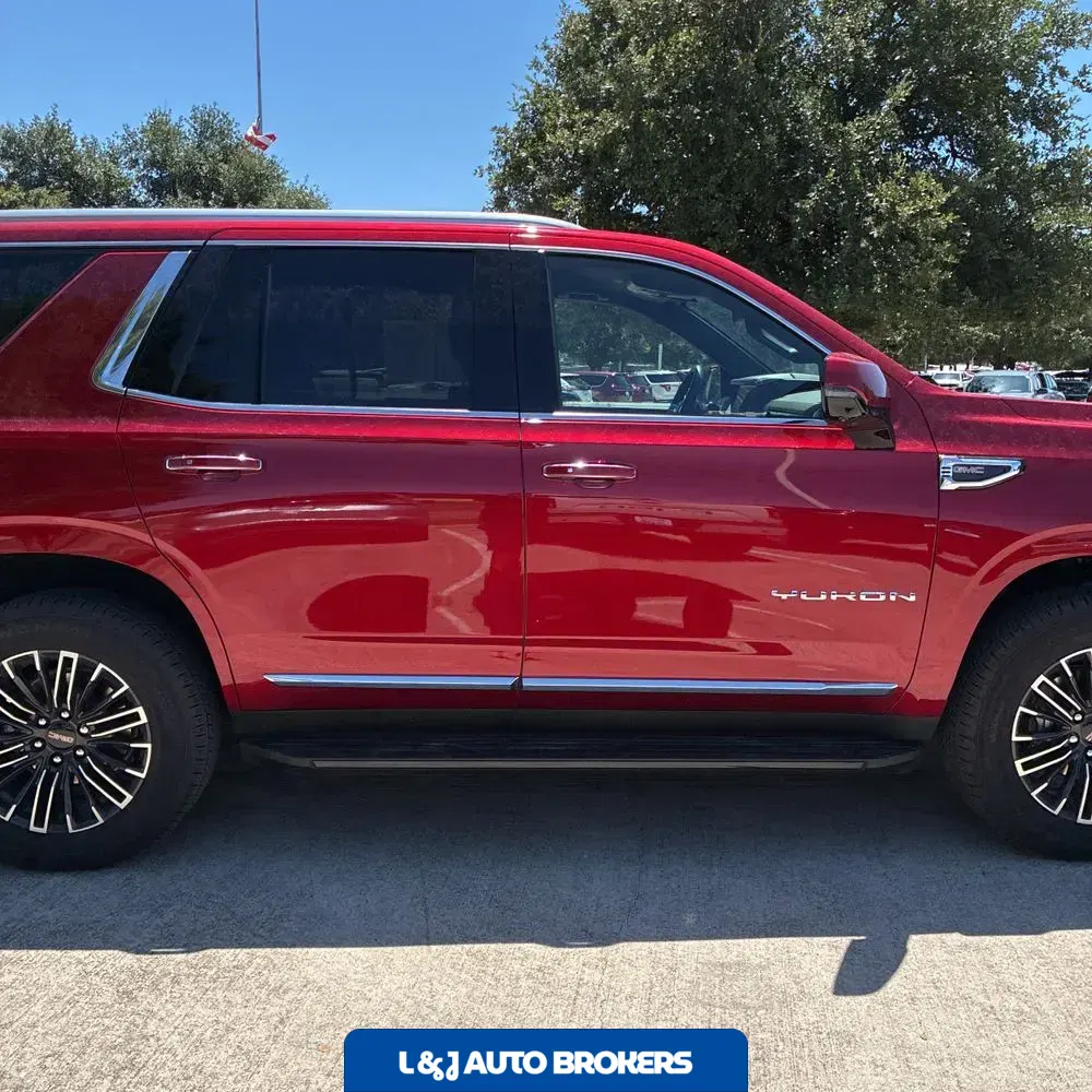 2025 GMC Yukon Elevation