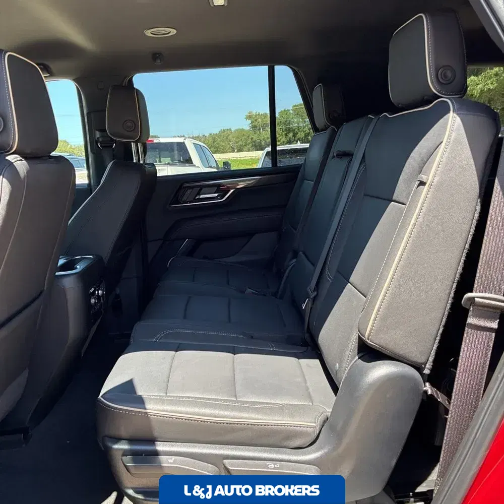 2025 GMC Yukon Elevation