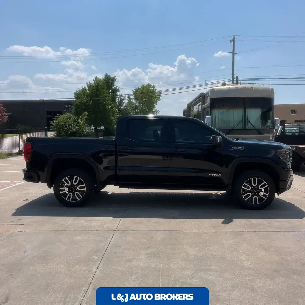 2023 GMC Sierra 1500 AT4