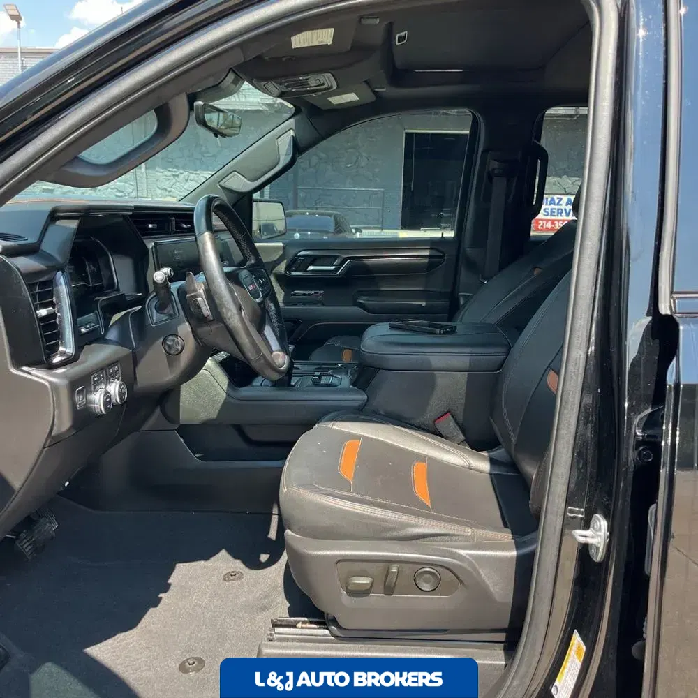 2023 GMC Sierra 1500 AT4