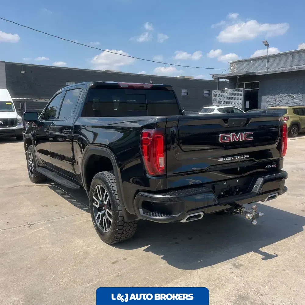2023 GMC Sierra 1500 AT4