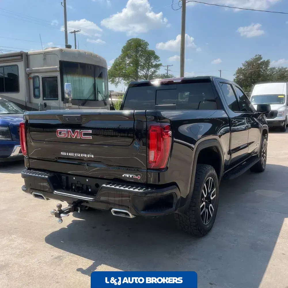 2023 GMC Sierra 1500 AT4