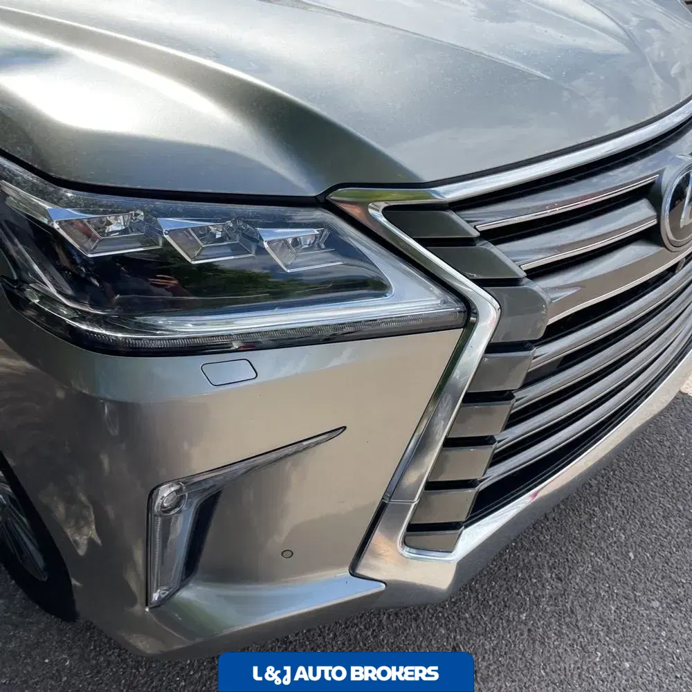 2016 Lexus LX 570 Base