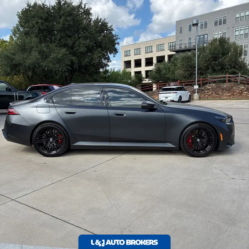 2025 BMW M5 Base