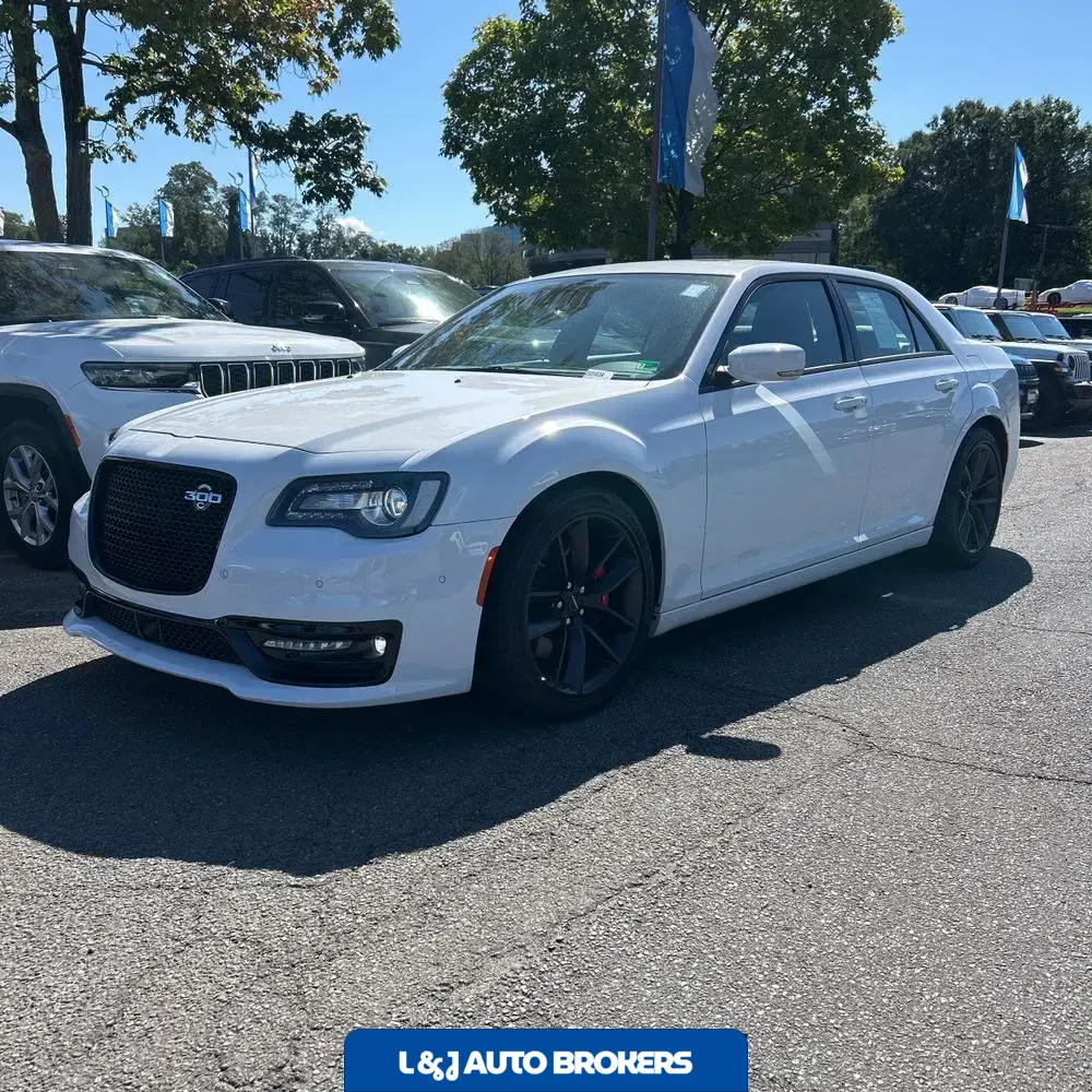 2023 Chrysler 300 C