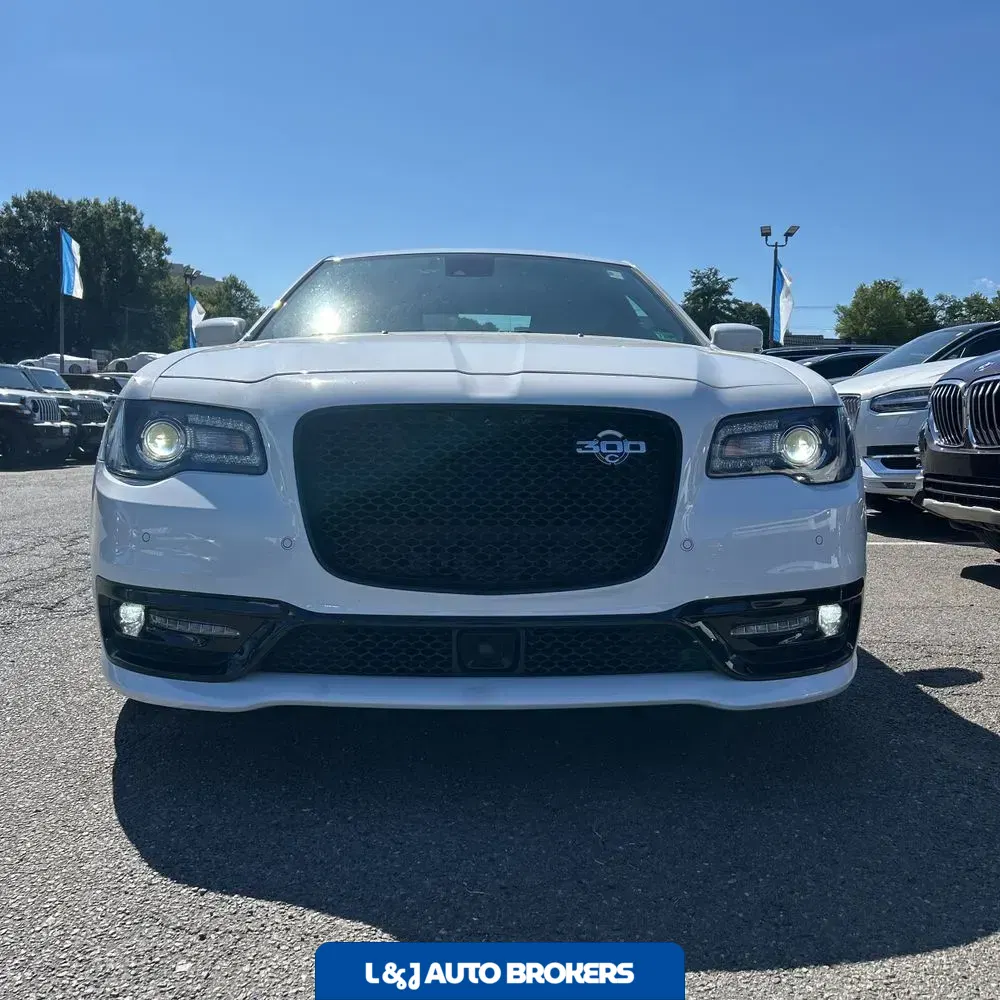 2023 Chrysler 300 C