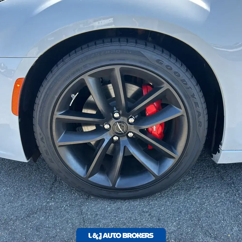 2023 Chrysler 300 C
