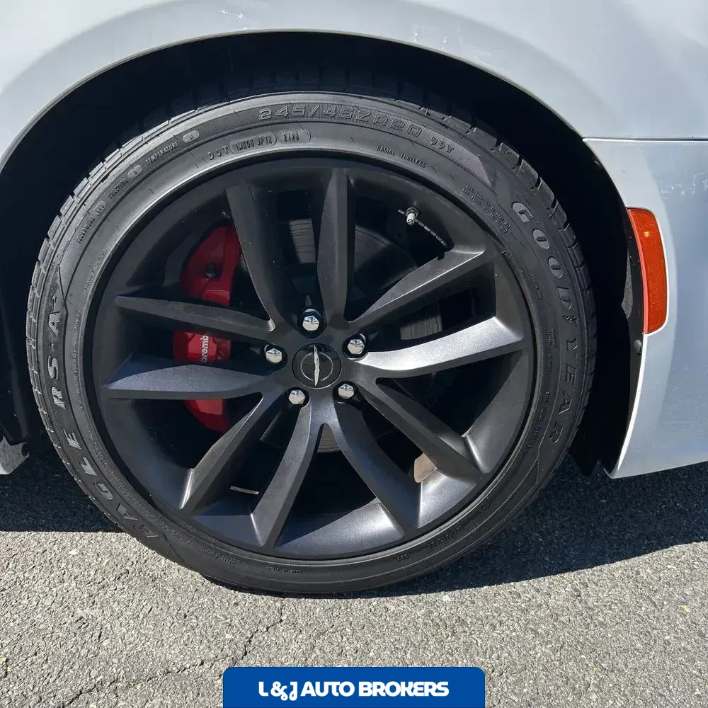 2023 Chrysler 300 C