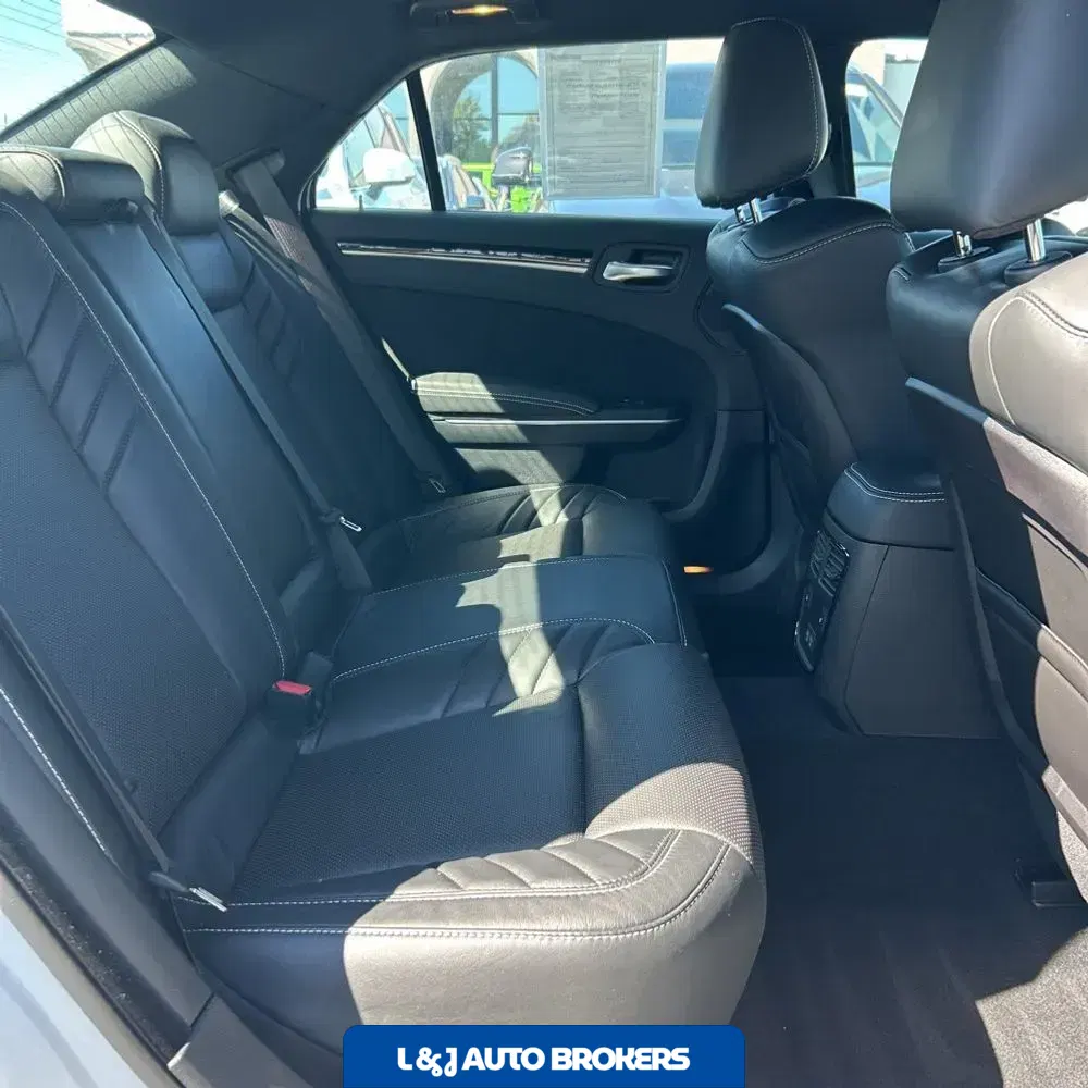 2023 Chrysler 300 C