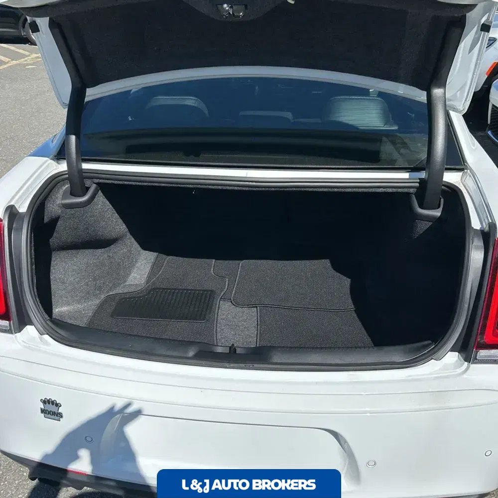 2023 Chrysler 300 C