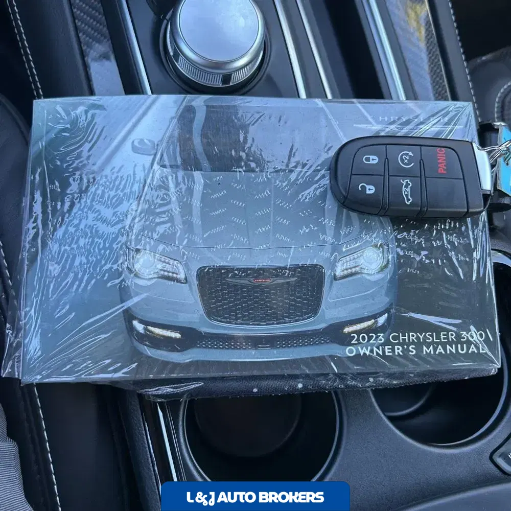 2023 Chrysler 300 C