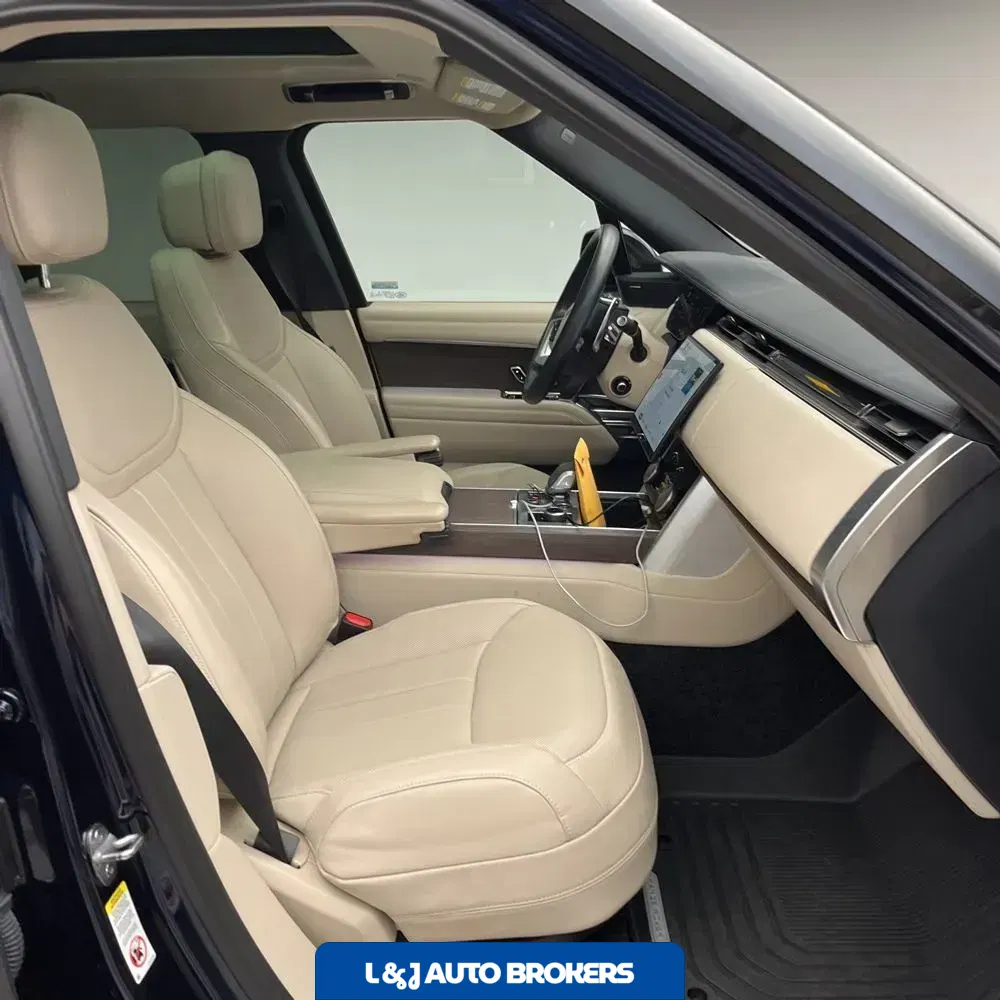 2023 Land Rover Range Rover SE
