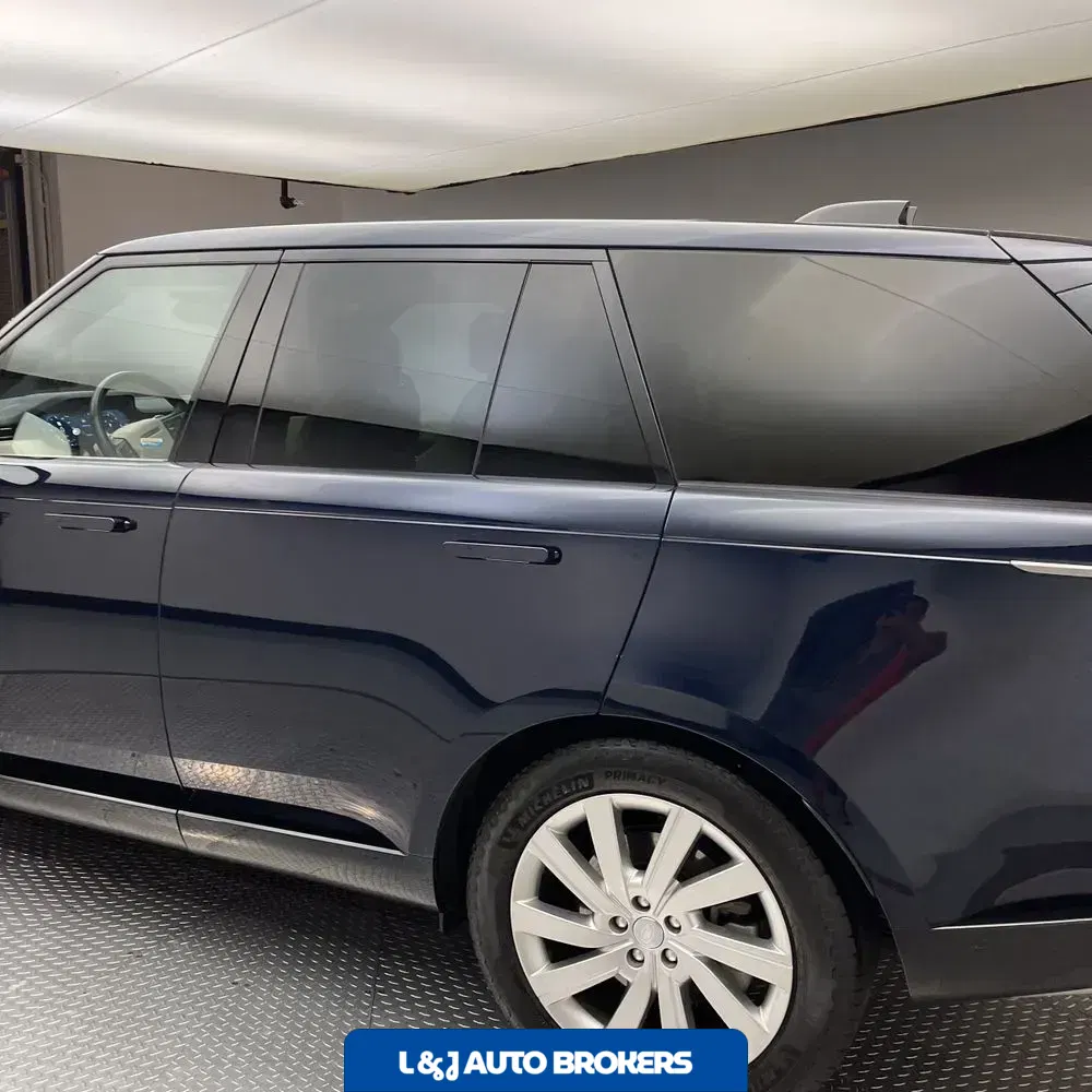 2023 Land Rover Range Rover SE