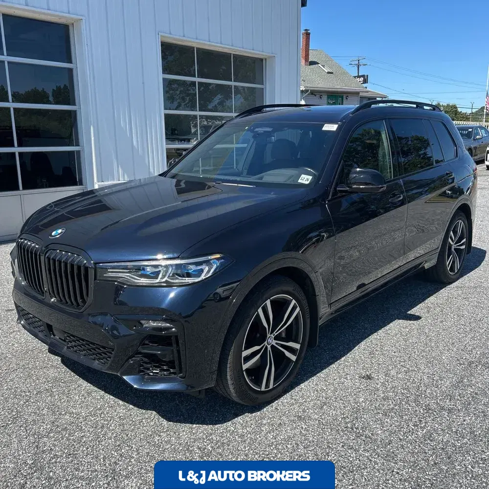 2022 BMW X7 M50i