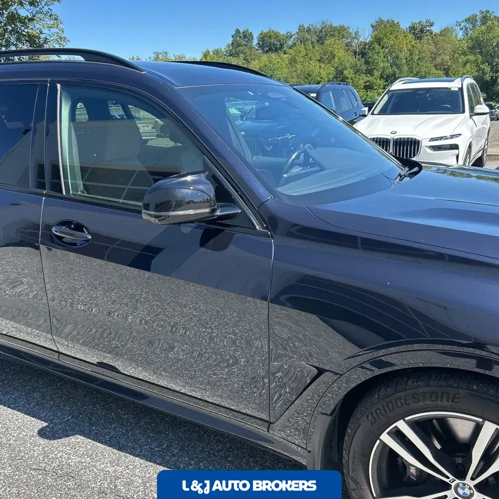 2022 BMW X7 M50i
