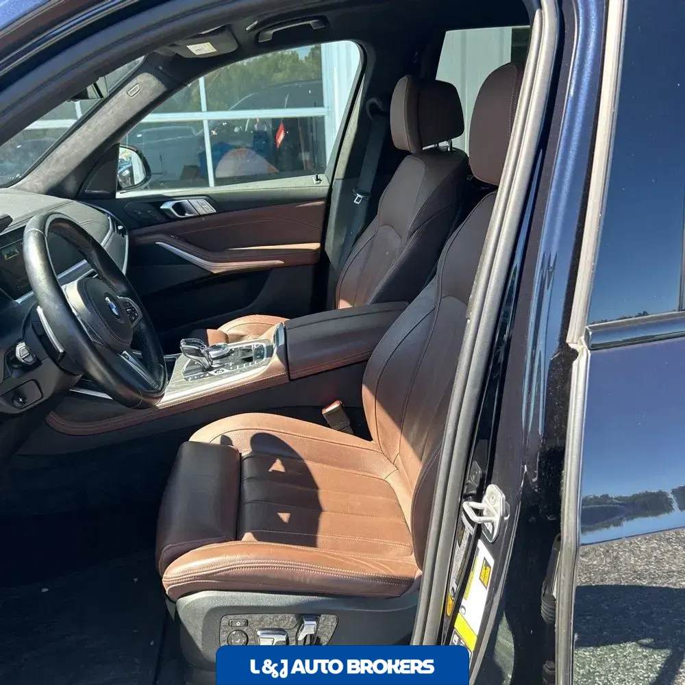 2022 BMW X7 M50i