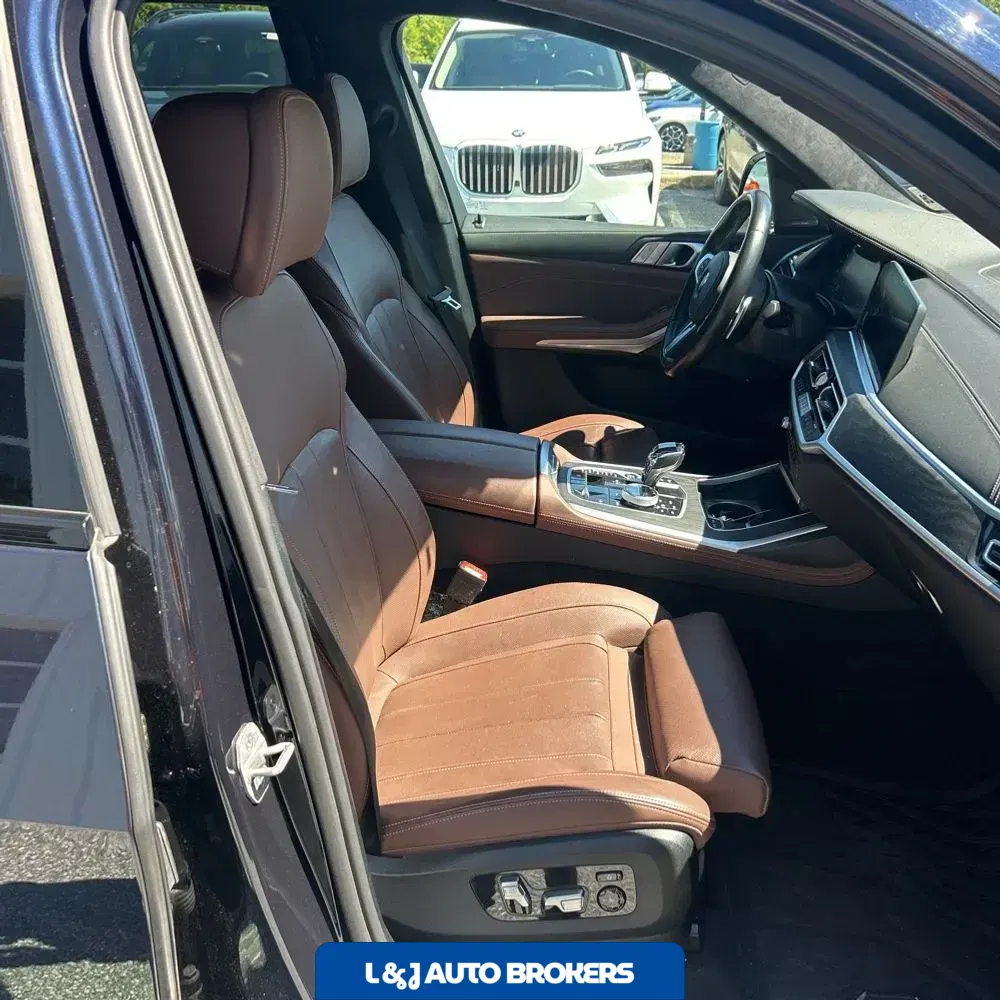2022 BMW X7 M50i