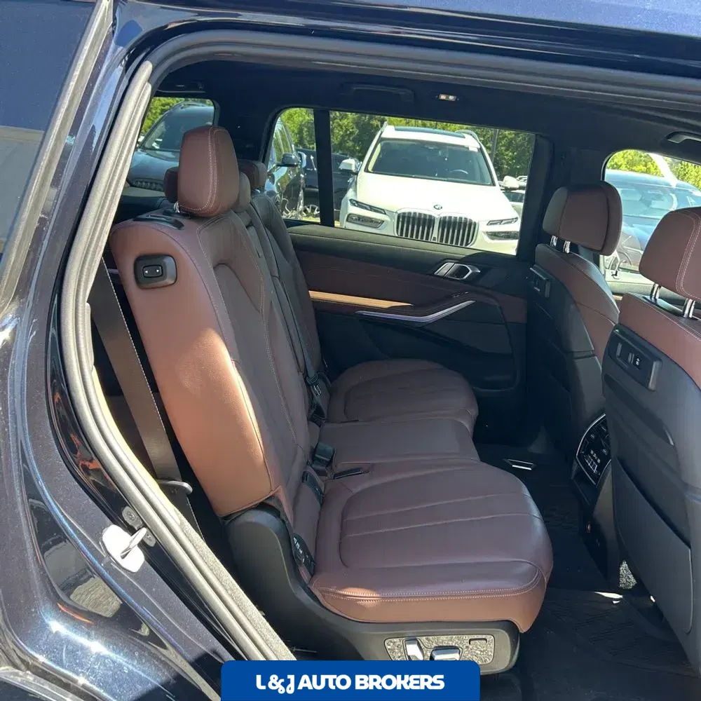 2022 BMW X7 M50i