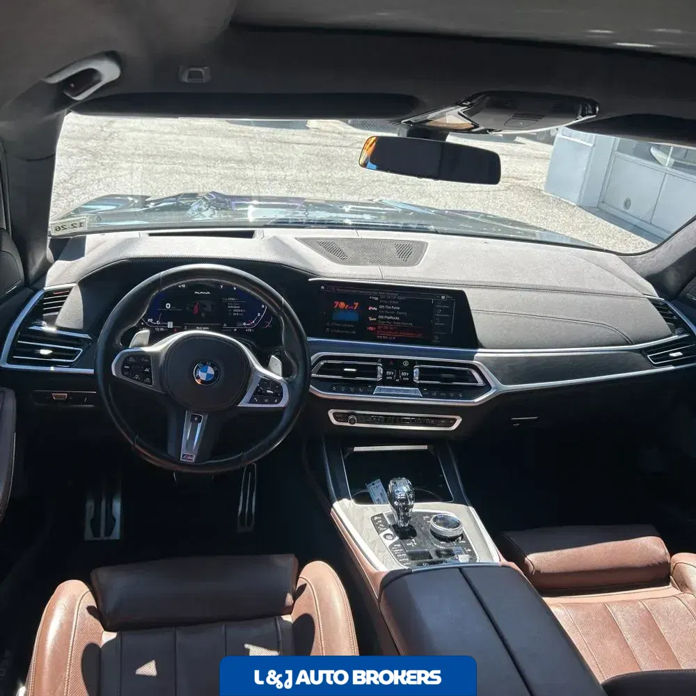 2022 BMW X7 M50i