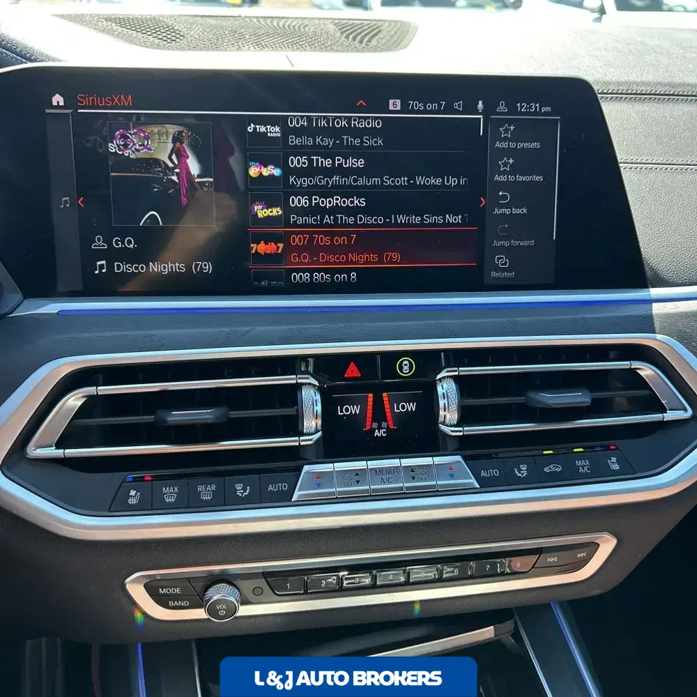 2022 BMW X7 M50i