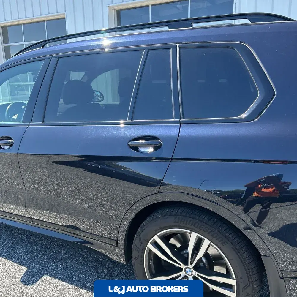 2022 BMW X7 M50i